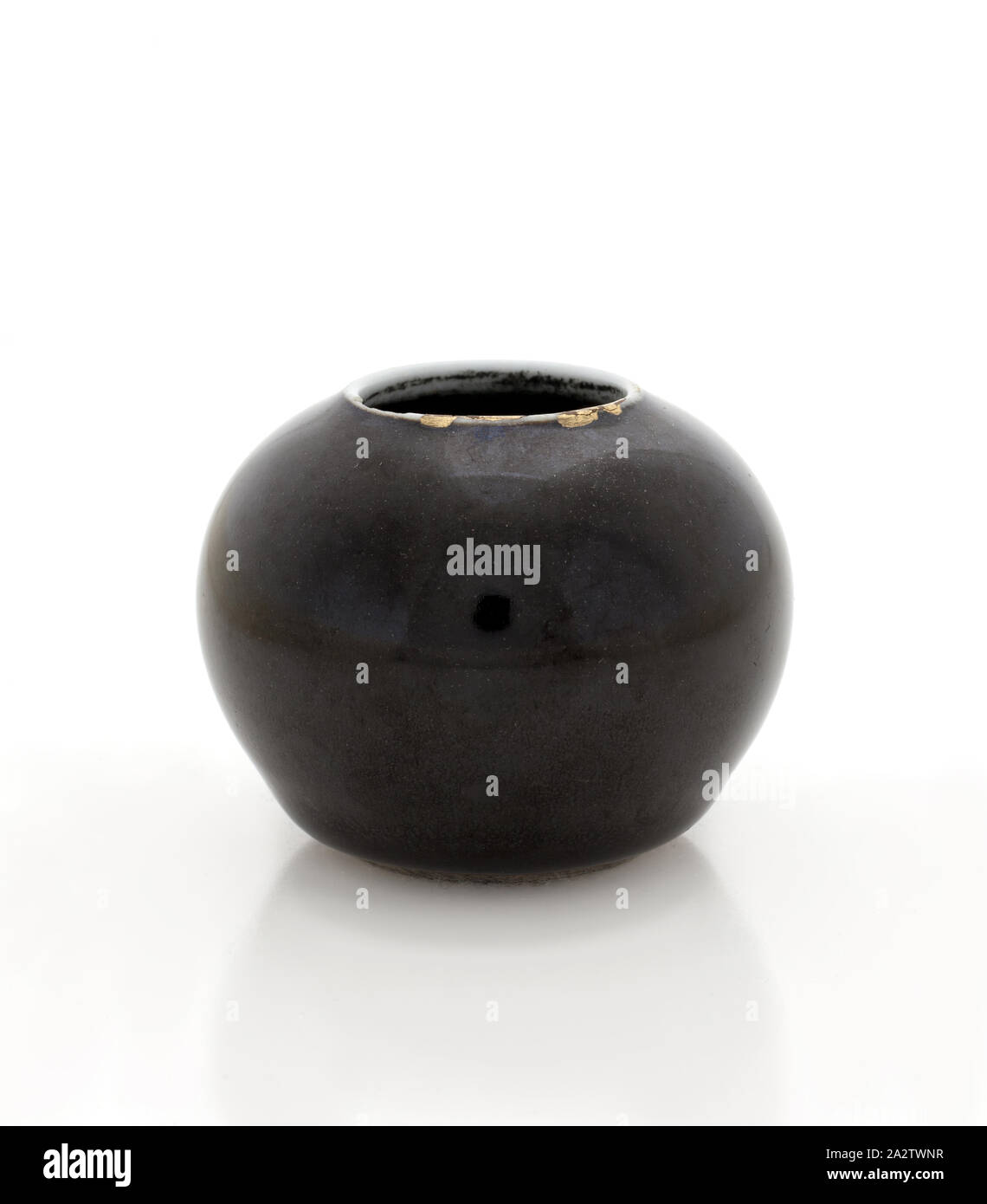 jar, Qing dynasty, Qing dynasty, 1700s, Black Glaze, 1-3/4 h, 1 d, Asian Art Stock Photo