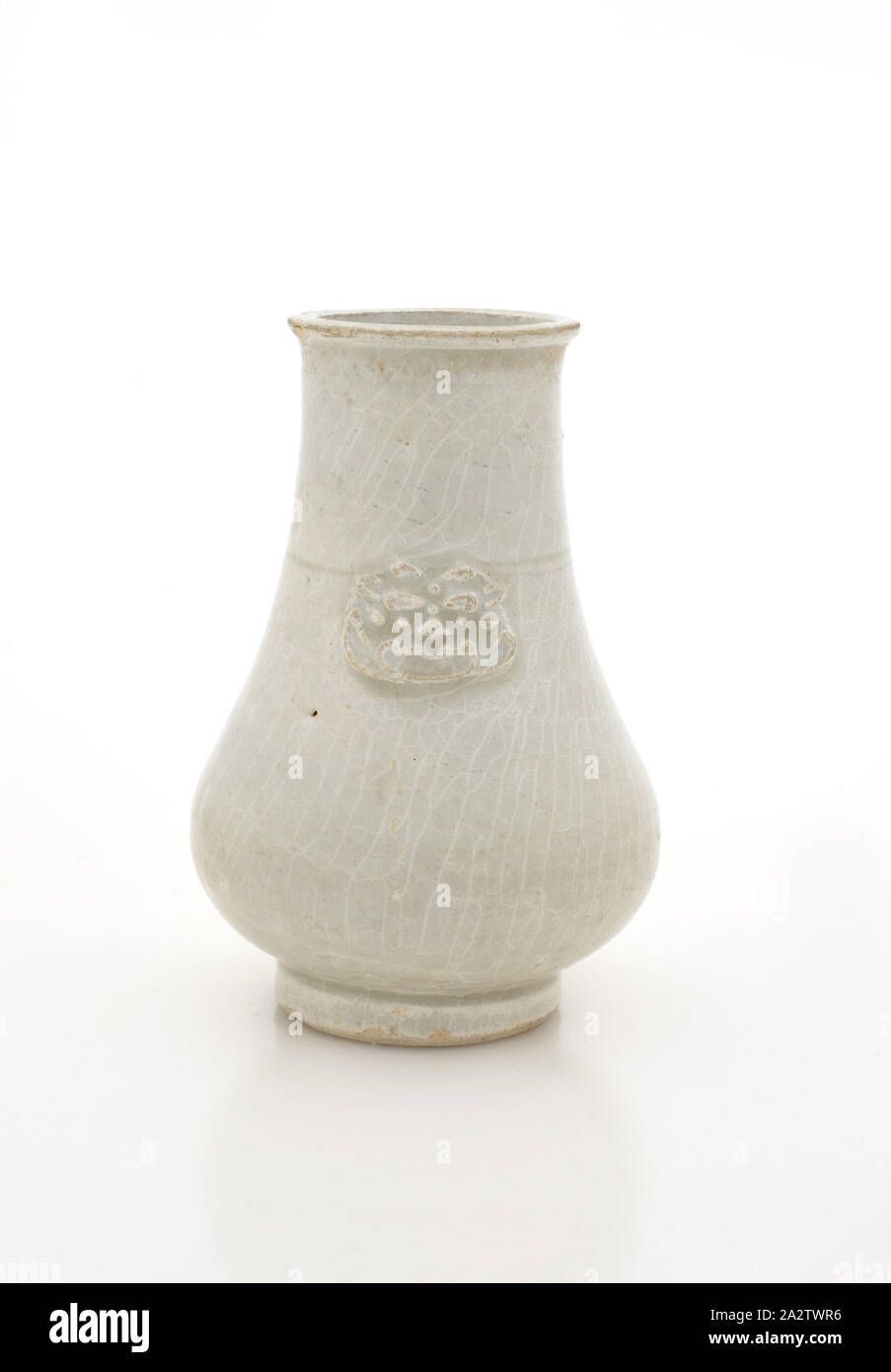 pearshaped vase, Yuan dynasty, Yuan dynasty, 13001399, porcelain with