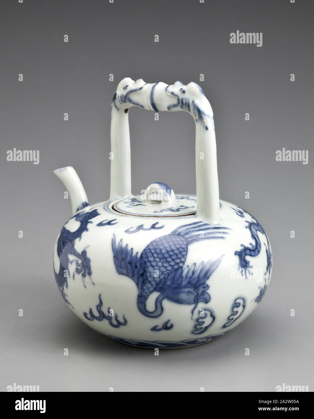 tea pot, Wanli, Ming dynasty, period, Wanli, 1573-1619, porcelain with cobalt underglaze, 5-7/8 x 5 (diam.) in., six character reign mark inside a double circle in underglaze blue, Asian Art Stock Photo