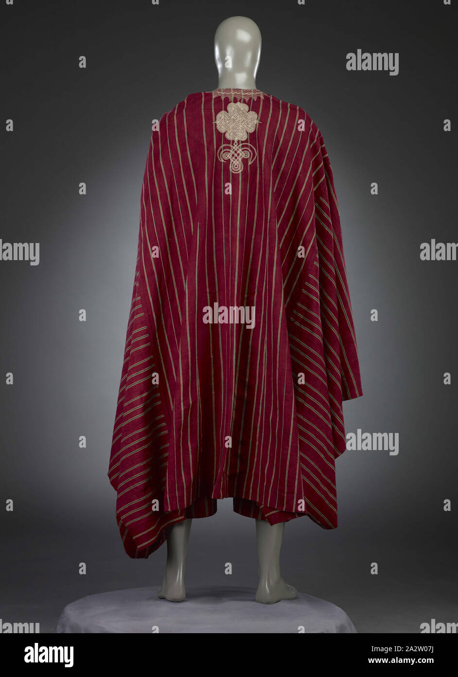 man's garment (agbada), Yoruba, 1980s, cotton, embroidered with cotton