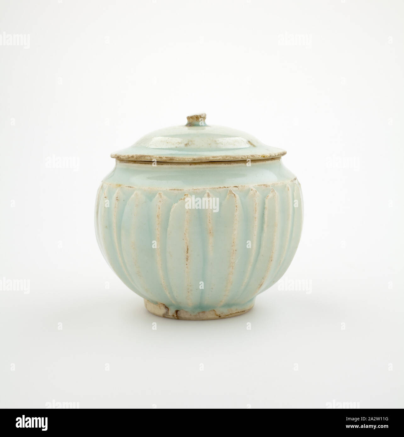 jar with cover, Southern Song dynasty, Southern Song dynasty, 1100s, porcelain with bluish-white glaze, 3-3/4 x 2-7/8 in., Asian Art Stock Photo