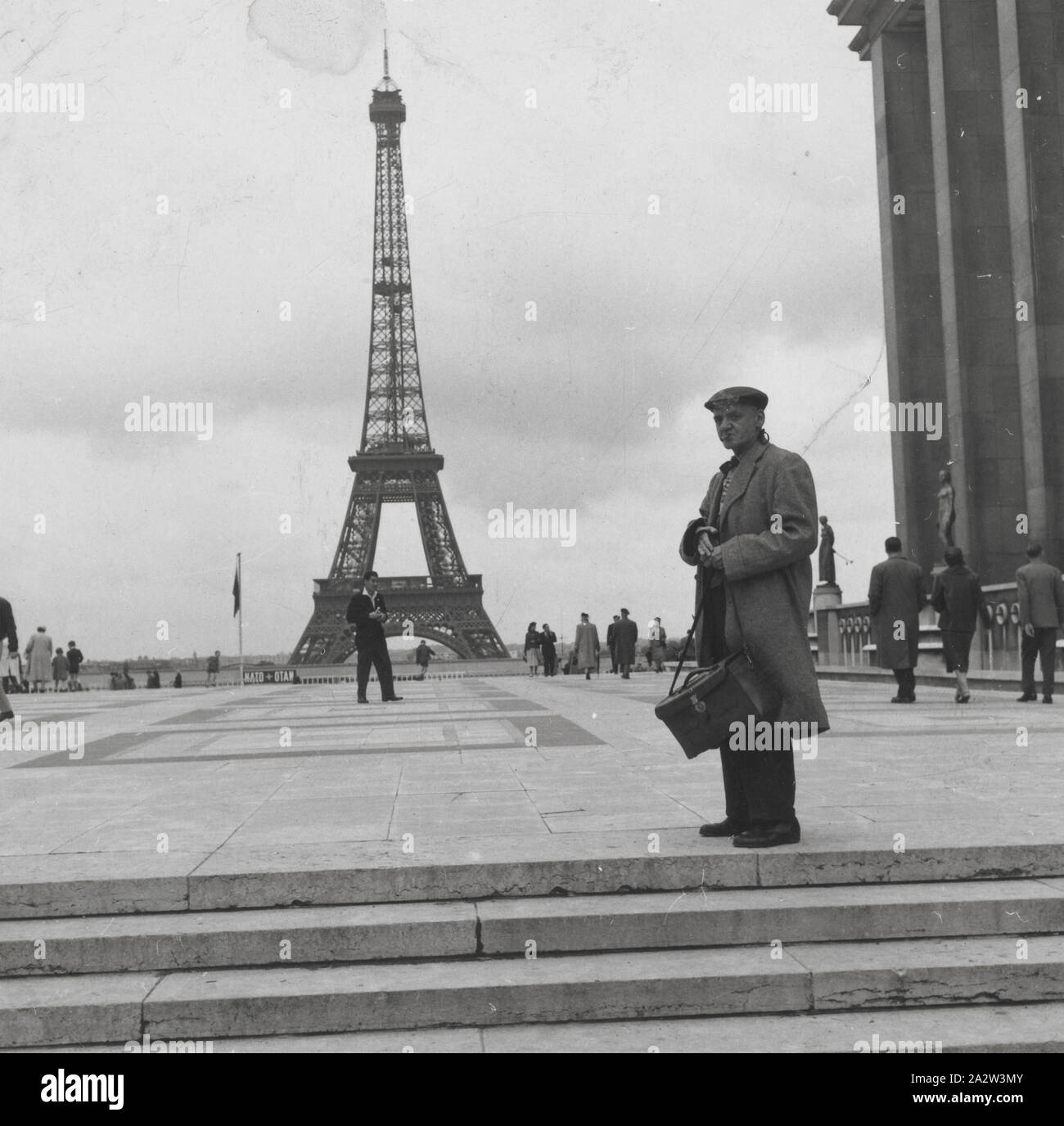 Weegee photographer hi-res stock photography and images - Alamy