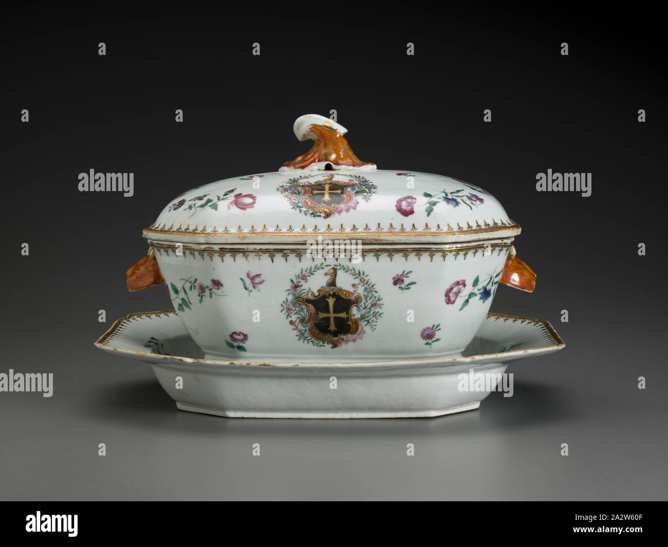 soup tureen with lid and underplate, about 1770, porcelain, A) underplate:11-3/8 x 14-3/4 x 2-1/8 in. B) tureen: 4-15/16 x 13-1/4 x 8-3/8 in. C) lid: W: 11-15/16 in., Design Arts Stock Photo