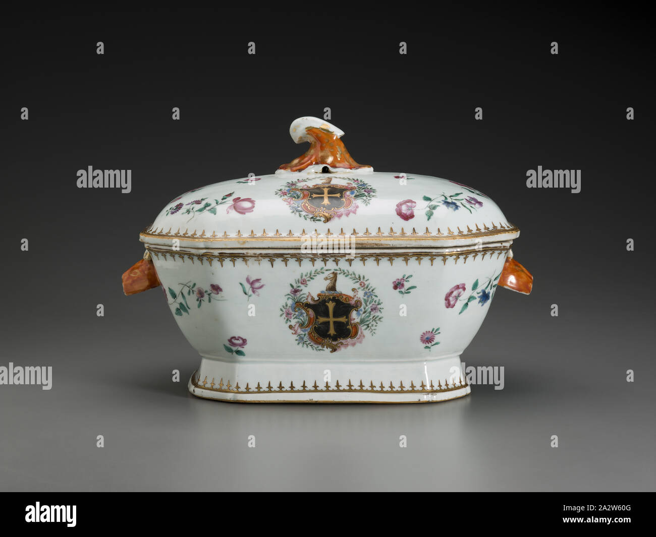 soup tureen with lid and underplate, about 1770, porcelain, A) underplate:11-3/8 x 14-3/4 x 2-1/8 in. B) tureen: 4-15/16 x 13-1/4 x 8-3/8 in. C) lid: W: 11-15/16 in., Design Arts Stock Photo