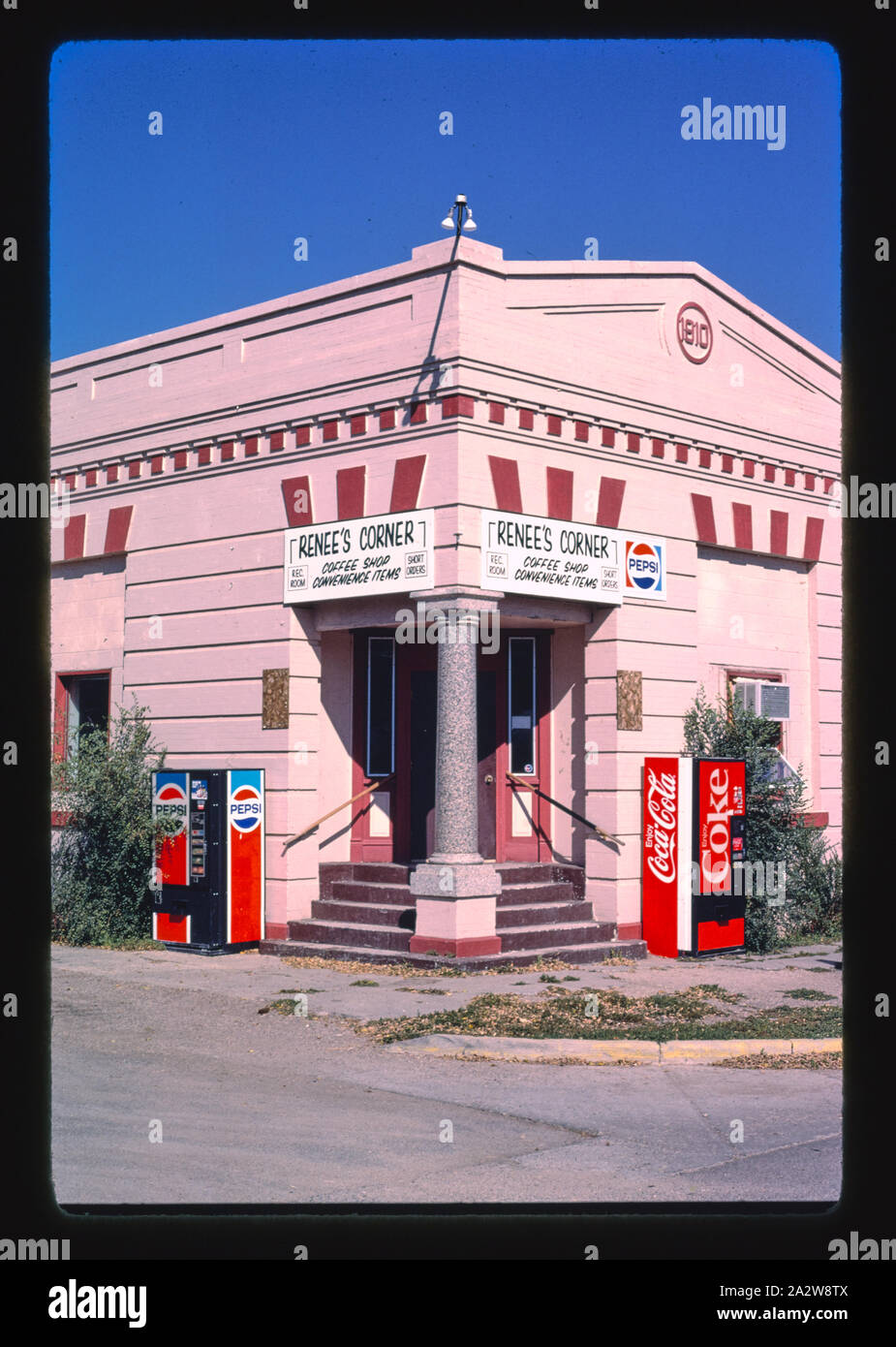 Renee's Corner Cafe (bank), corner detail, Route 52 and Main Street