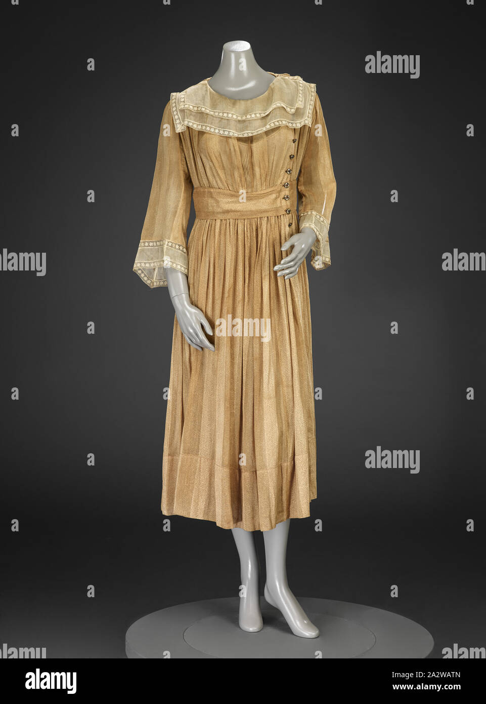 dress, Unknown, about 1918-1920, cotton voile, organdy, lace, center back  44 in., center front 44