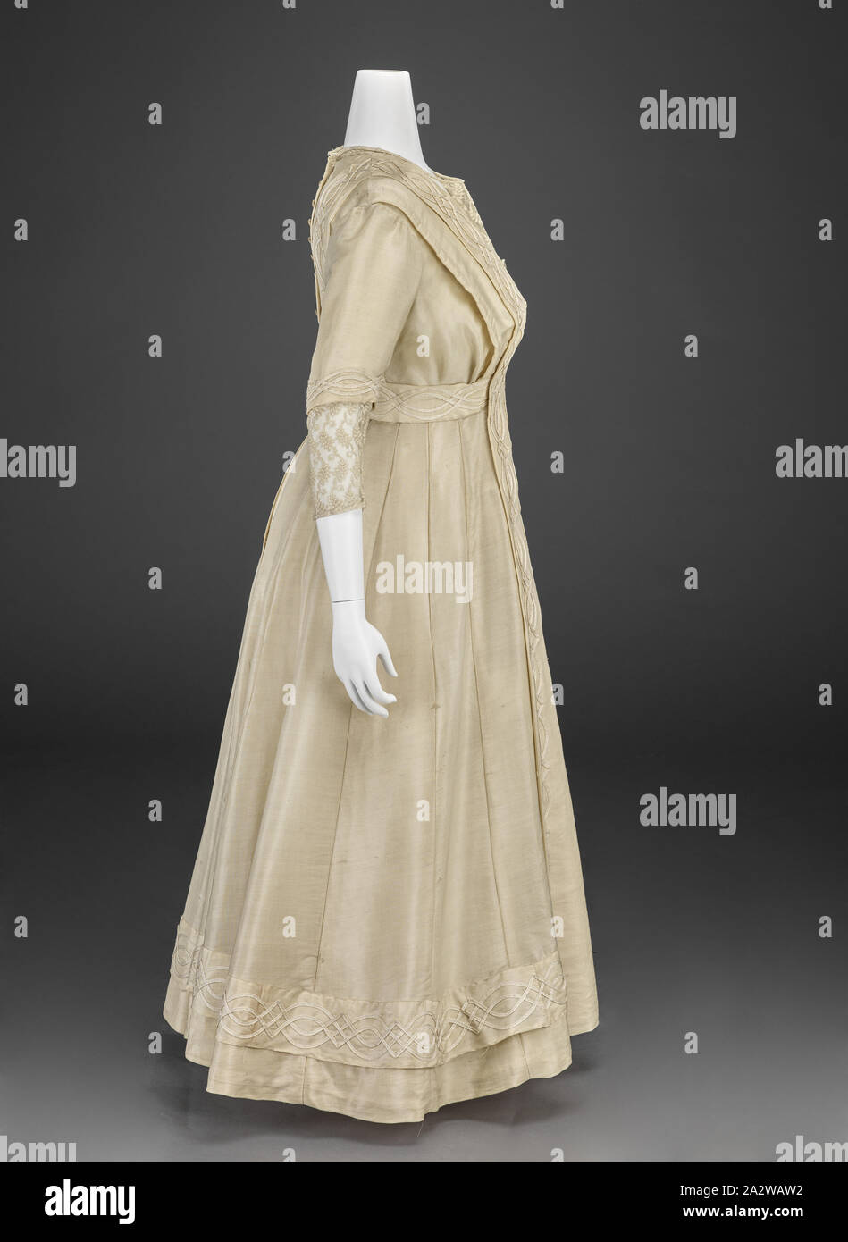 dress, Unknown, 1910-1915, silk, mohair, braid, lace, center back 48 in., center front 46-1/2 in., bust 32 in., waist 27 in., hips 32 in., sleeve length 16 in., shoulders 16 in., American, Textile and Fashion Arts Stock Photo