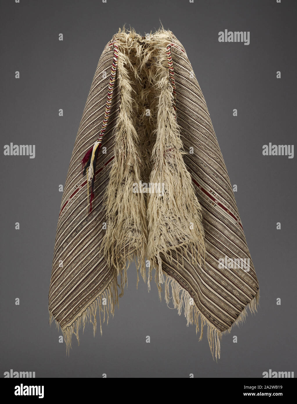 Women S Cape Handira Beni Ouarain People Berber Peoples Early 1900s Wool Cotton 94 1 2 In X 44 In 240 0 X 111 8 Cm With Fringe Textile And Fashion Arts Stock Photo Alamy