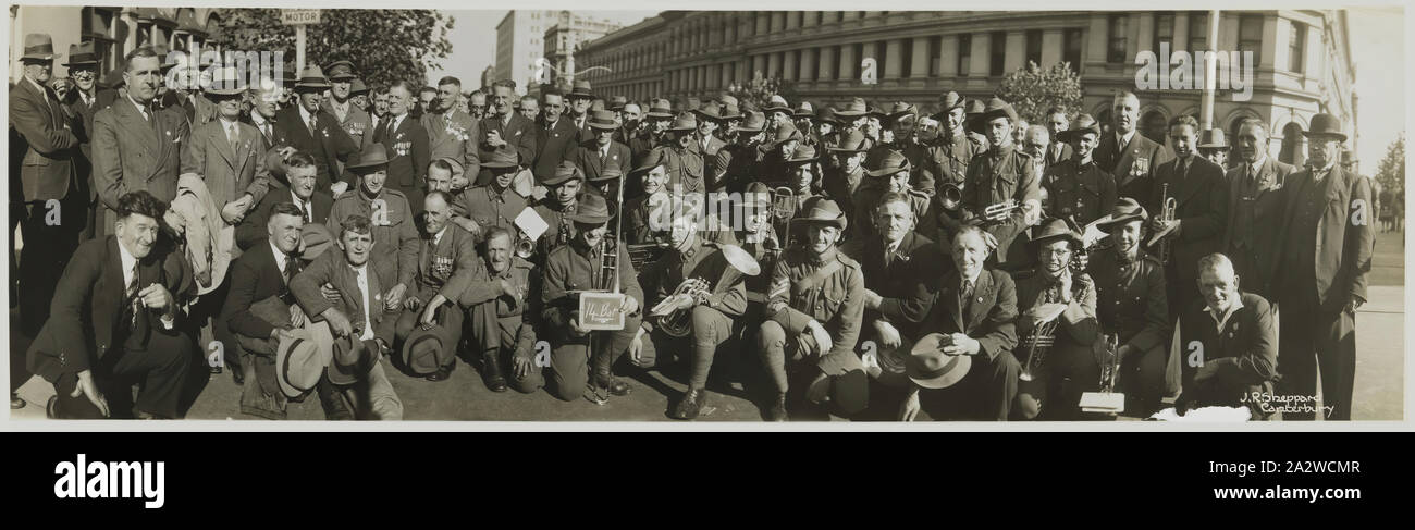 Photograph - 14th Battalion, Anzac Day Marchers, Melbourne, circa 1930s, Panoramic photograph, black and white, of Anzac Day marchers, probably taken in the 1930s. The men depicted are veterans of the 14th Battalion Stock Photo