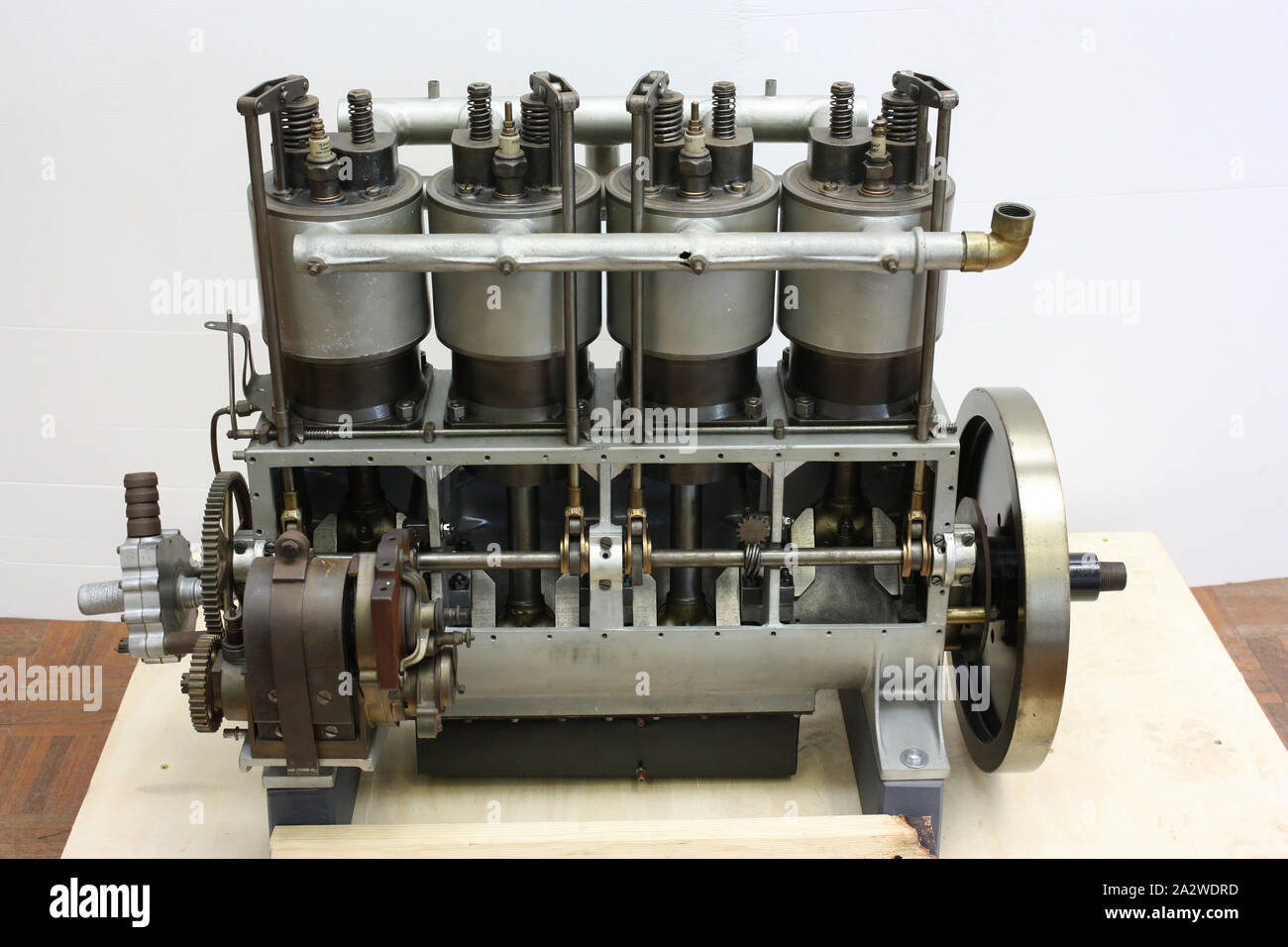 Four cam engine hi-res stock photography and images - Alamy
