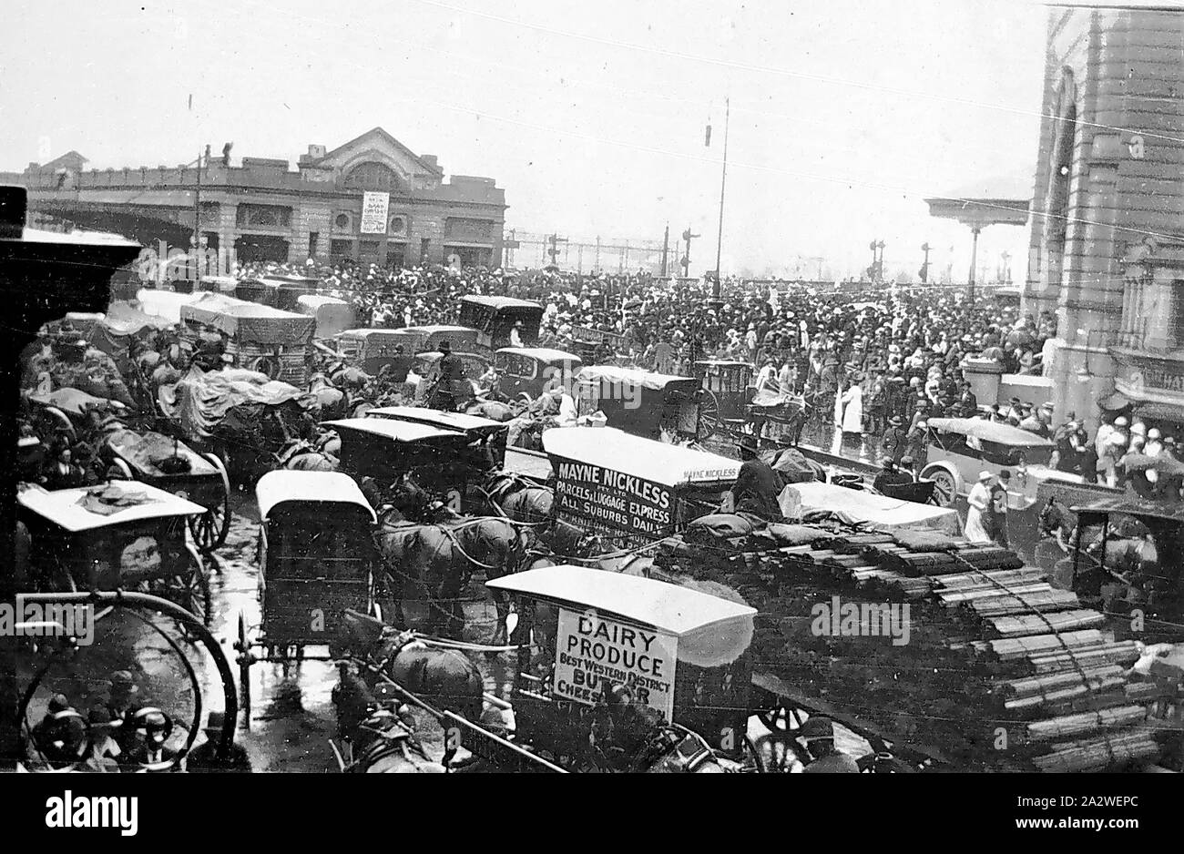 Negative Melbourne Victoria Circa 1925 The Crowded Intersection Of Flinders Street And Swanston Street Flinders Street Is Packed With Horse Drawn Vehicles While Swanston Street Is Filled With People Flinders Street Station