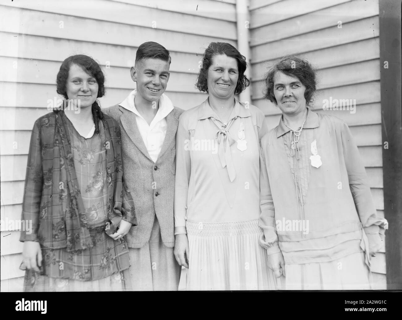 Group of young women 1930s hi-res stock photography and images - Alamy
