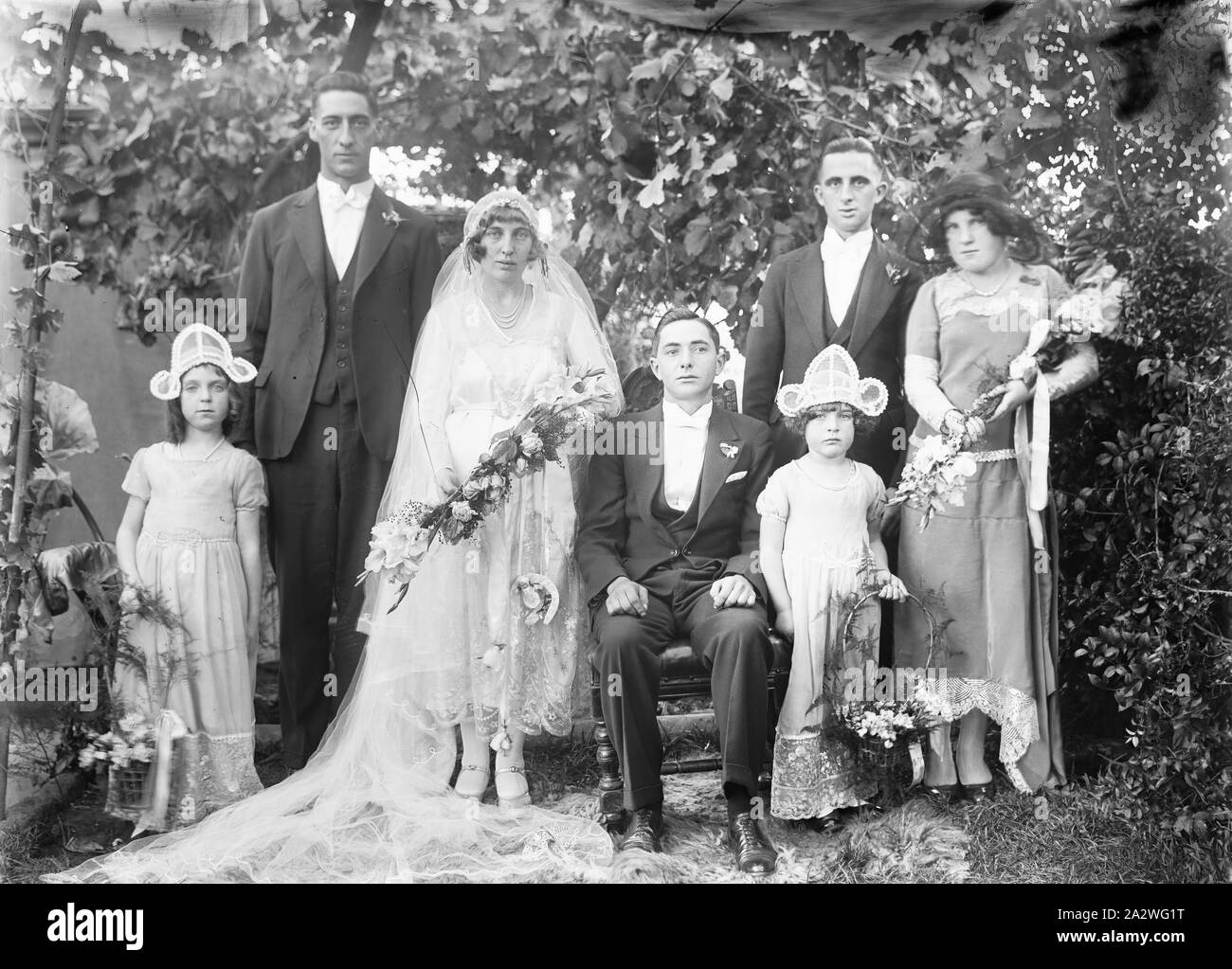 1920s wedding portrait hi-res stock photography and images - Alamy