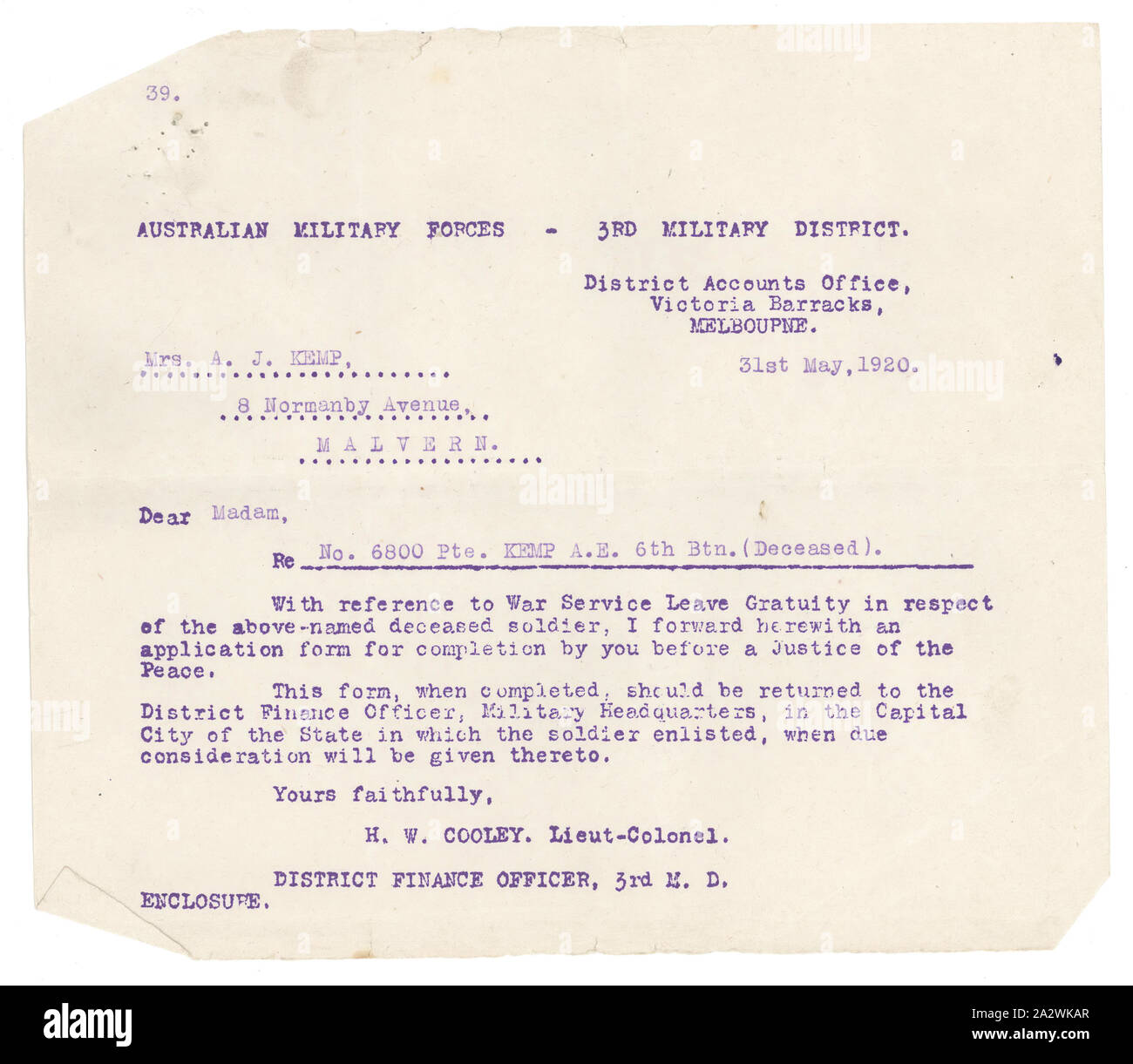 Letter - Australian Military Forces to Mrs A. J. Kemp, War Service Leave Gratuity, 31 May 1920, Letter from the District Accounts Office of the Australian Military Forces 3rd Military District to Mrs Annie Josephine Kemp, widow of World War I soldier Private Albert Edward Kemp, who was killed in action in 1917. The letter explains that an application form is enclosed for completion by Annie before a Justice of the Peace and is to be returned to the District Finance Officer, Military Stock Photo