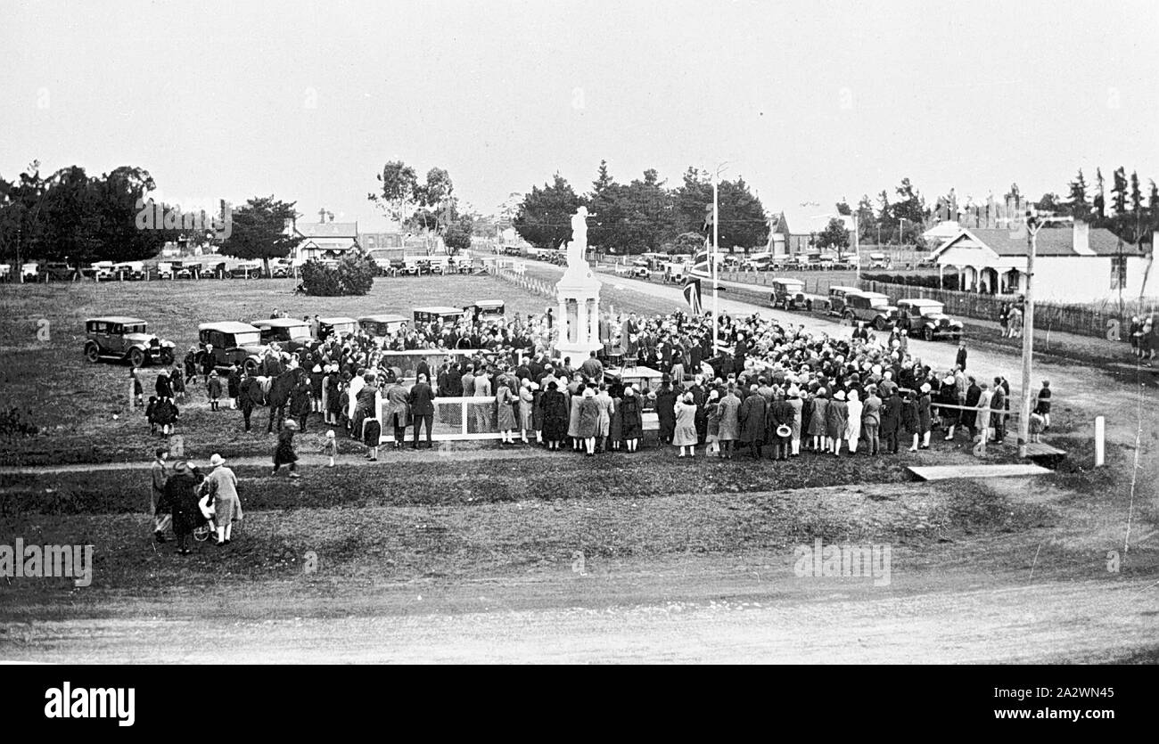 Negative - Unveiling a Memorial to Servicemen of World War I, Dunkeld, Victoria, 1928, Unveiling a memorial to servicemen of World War I Stock Photo