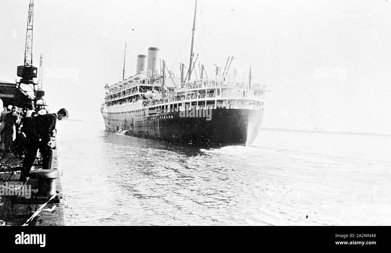 Ss orford departing station pier hires stock photography and images