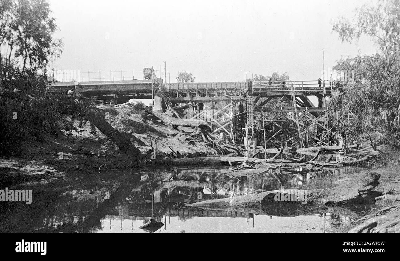Negative - Rochester, Victoria, pre 1920, Flood damage at a bridge over the Campaspe River Stock Photo