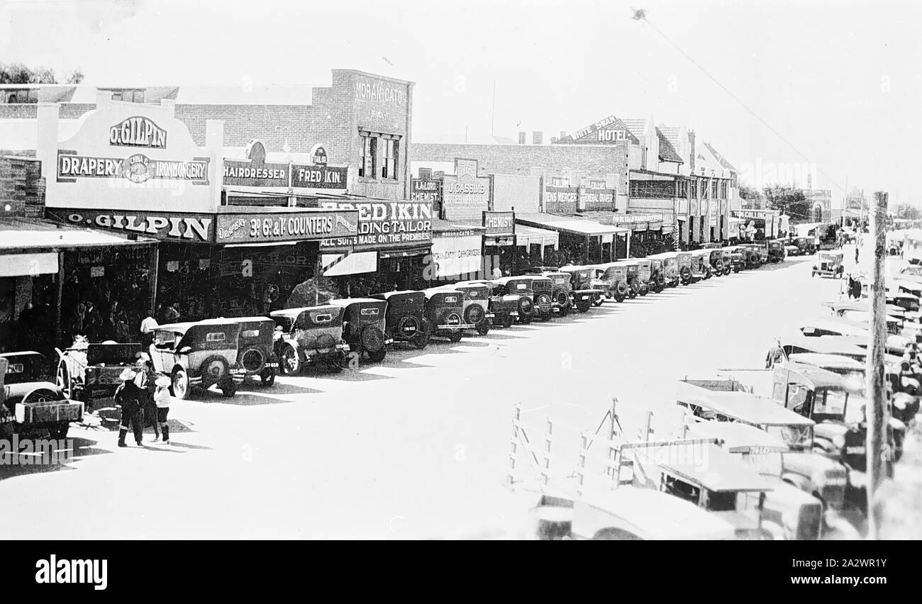 Negative Swan Hill, Victoria, circa 1930, The main street in Swan