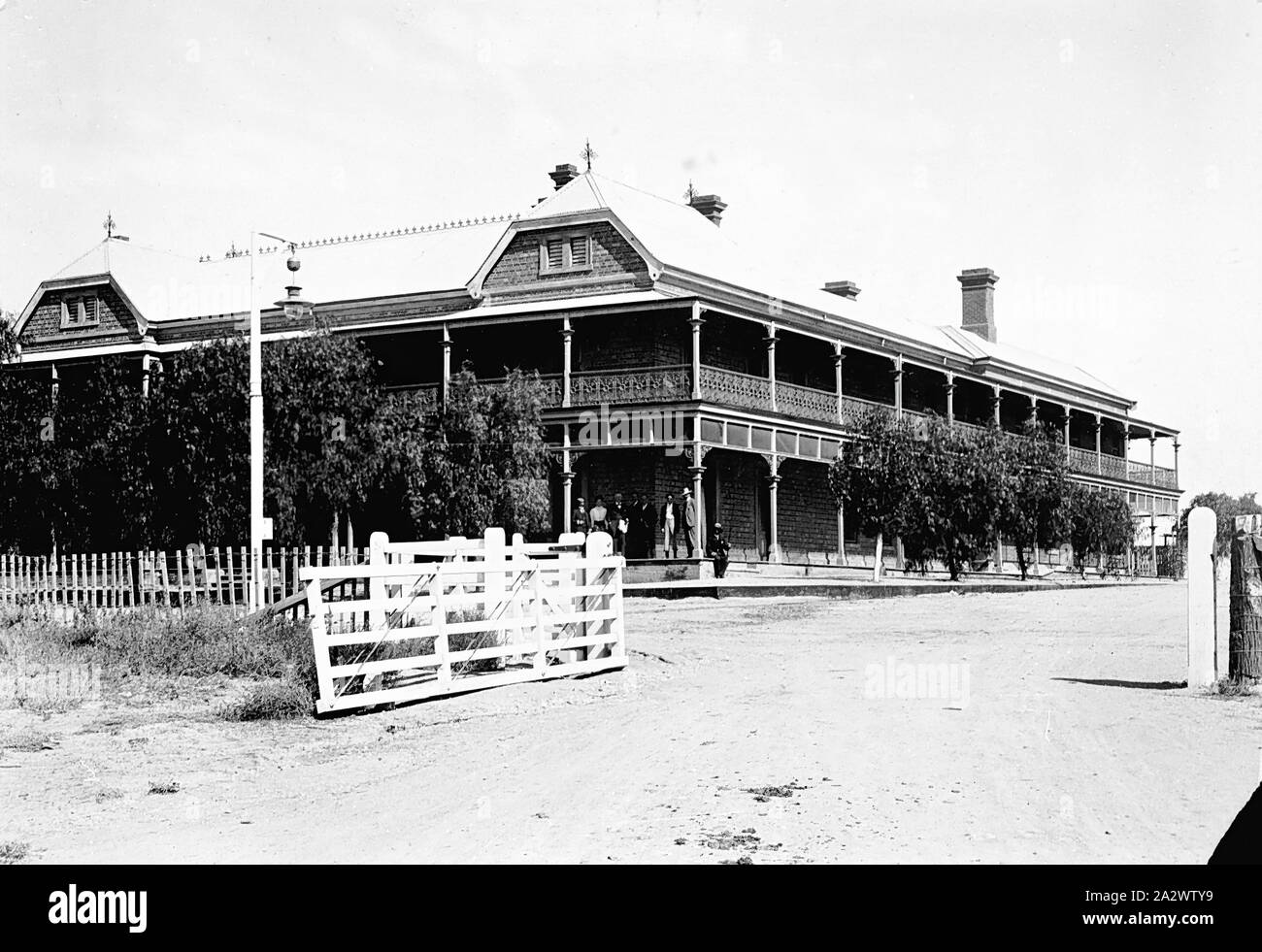Negative Mildura Coffee Palace, Mildura, Victoria, circa 1915, The