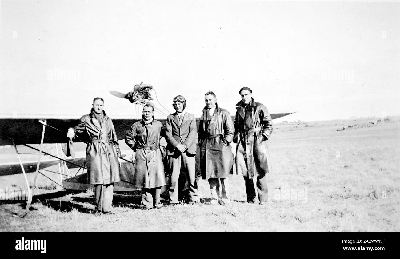 Negative Bacchus Marsh, Victoria, circa 1930, Five men beside a home