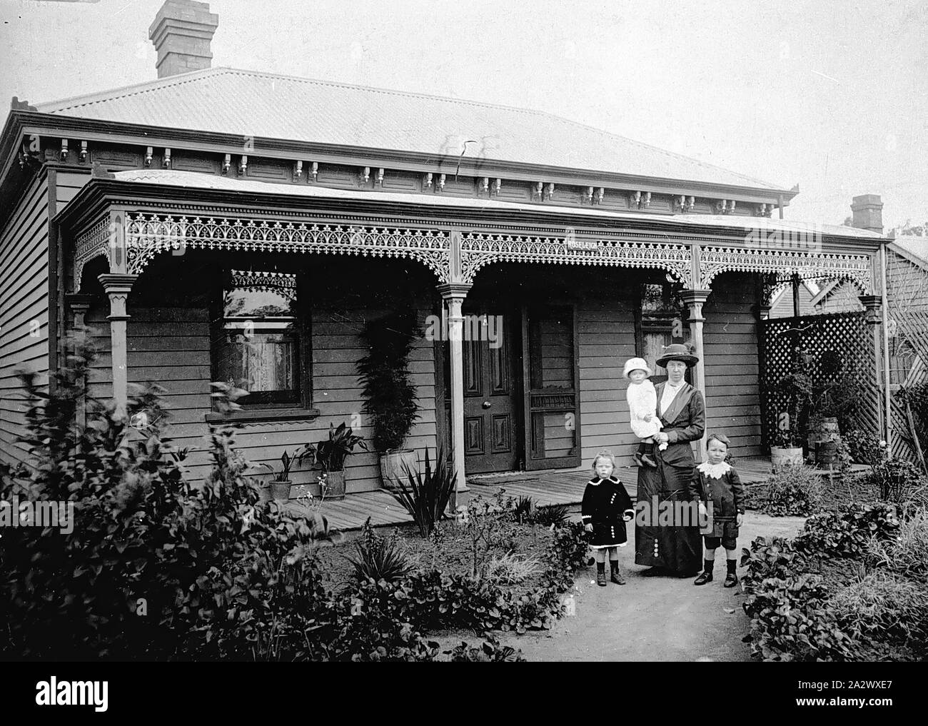 Negative Violet Town, Victoria, circa 1905, A woman with a baby and