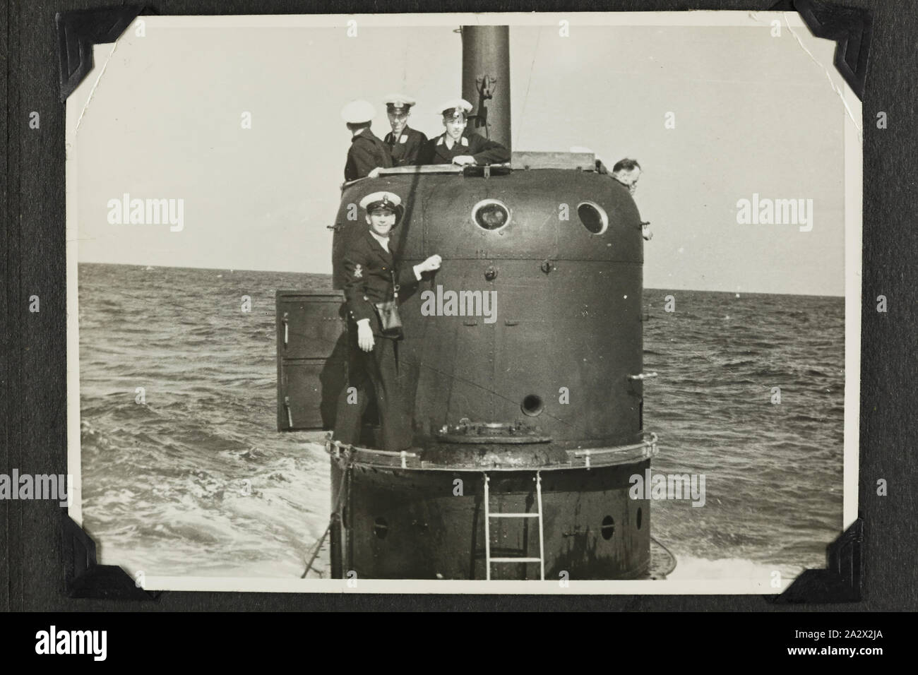 Conning tower submarine hires stock photography and images Alamy