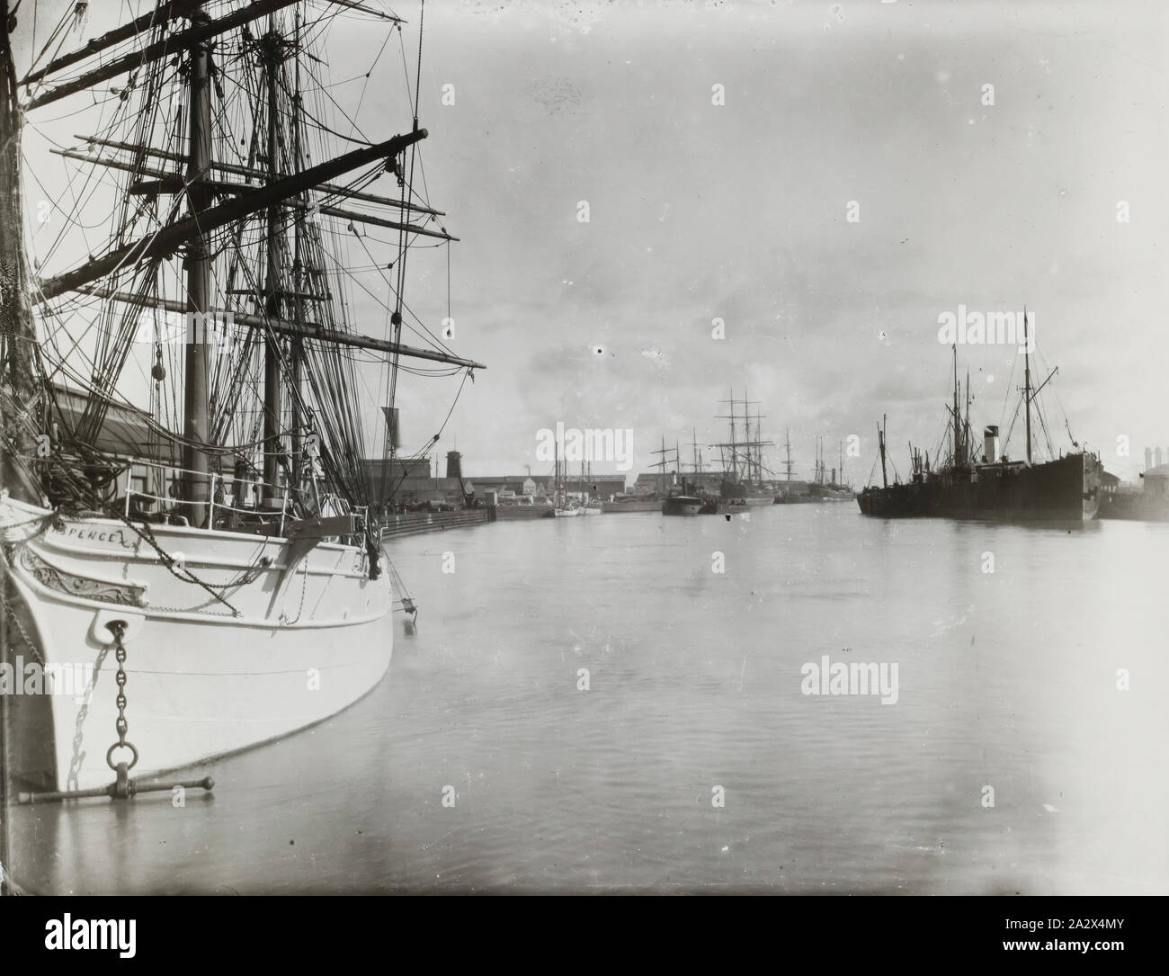 Ships 1920s hi-res stock photography and images - Alamy