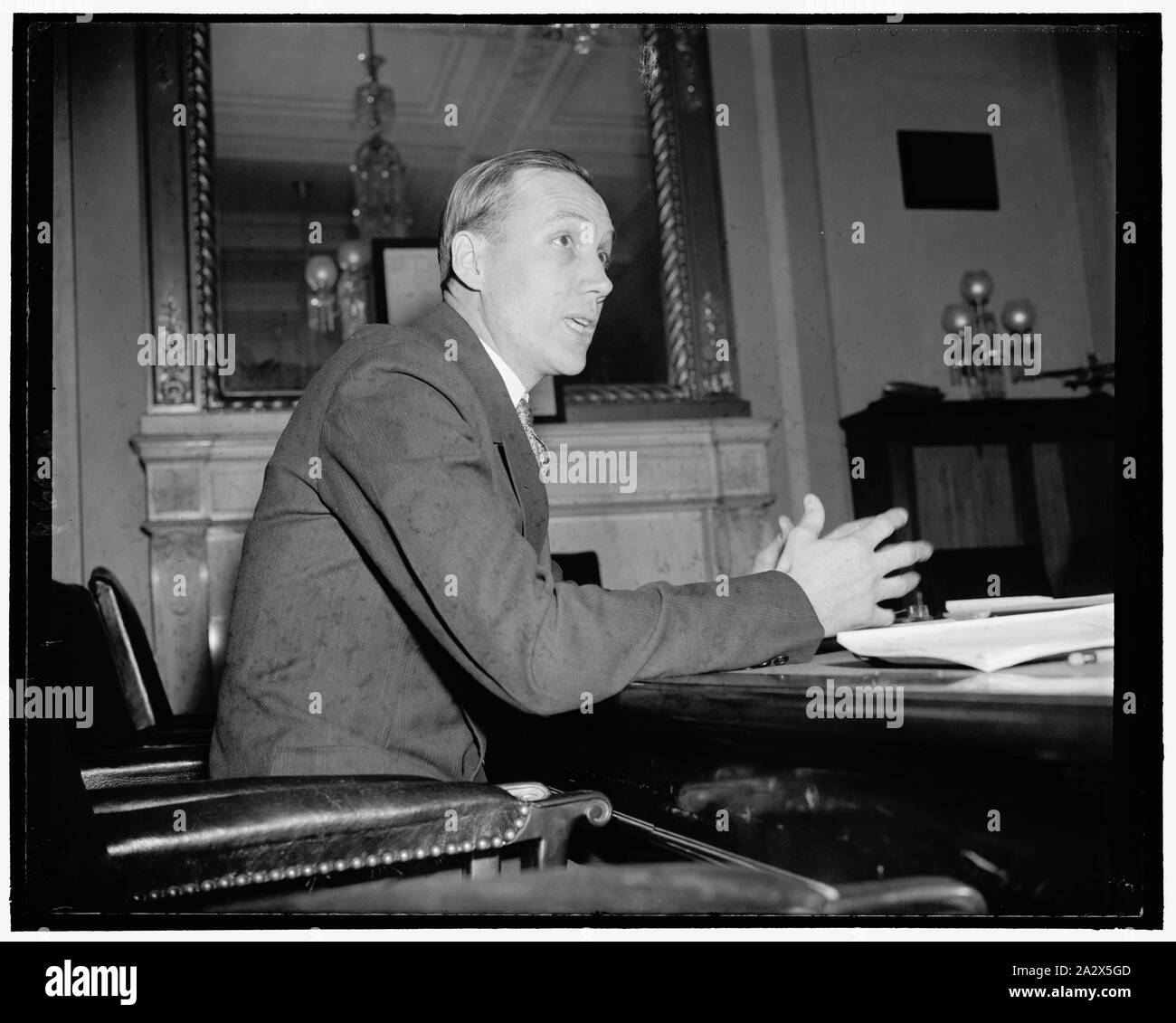 Rev. Asbury Smith, representing the Maryland Keep Out of War Congress, before the Senate Naval Affairs Comm. in opposition to the proposed fortification of Guam Stock Photo