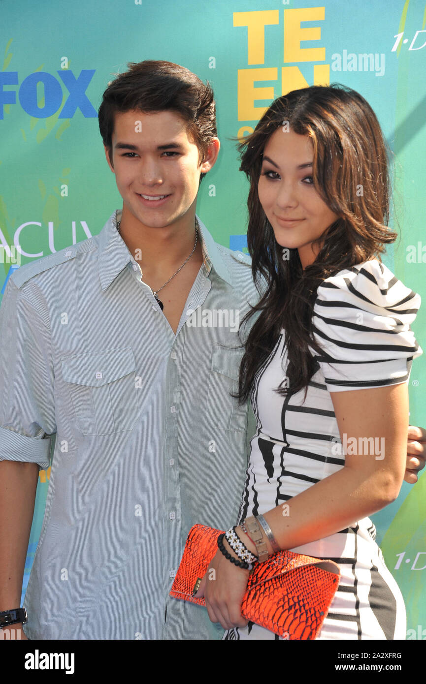 los-angeles-ca-august-07-2011-booboo-stewart-fivel-stewart-at-the