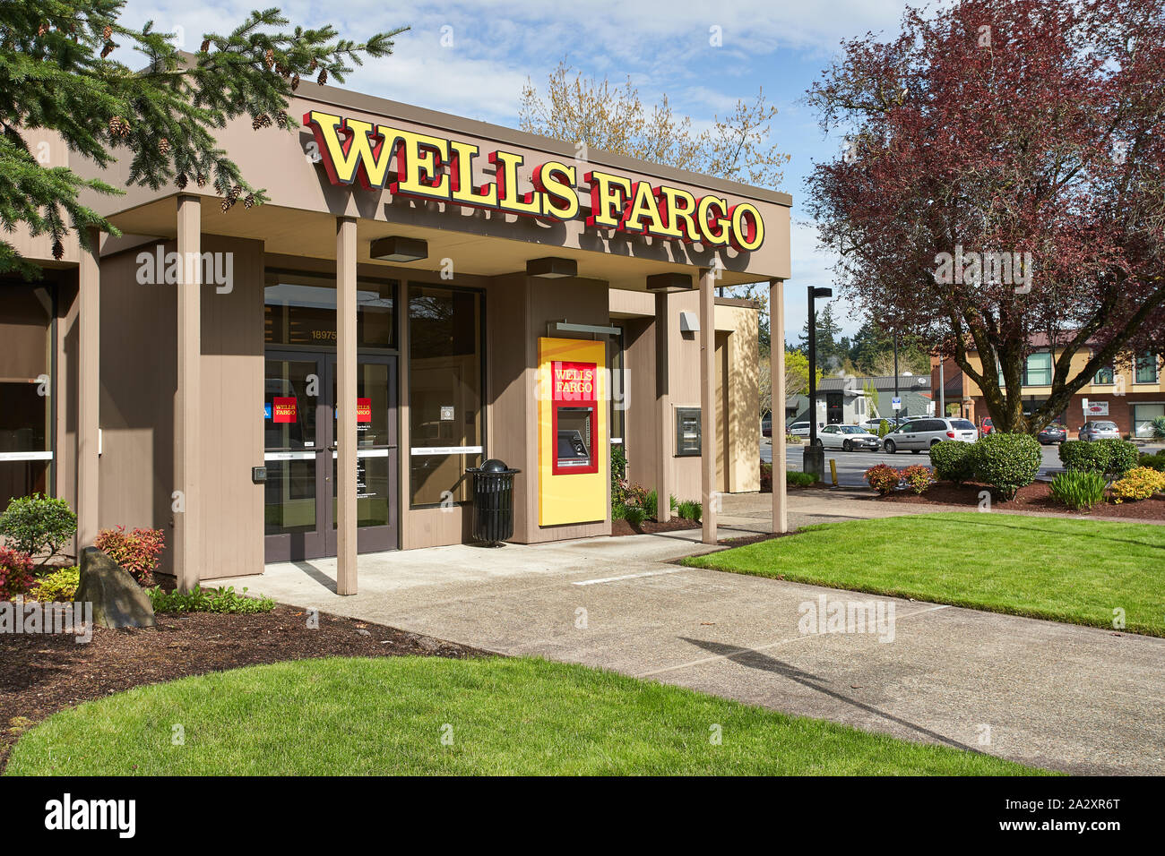 Wells fargo signage hires stock photography and images Alamy