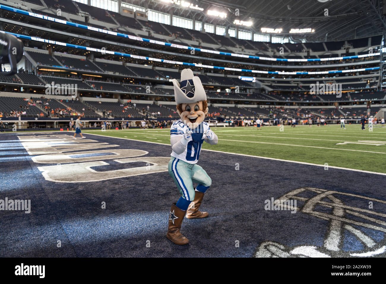 Rowdy, an ever-smiling buckaroo, has been the official mascot of the Dallas Cowboys of the National Football League since 1996 Stock Photo