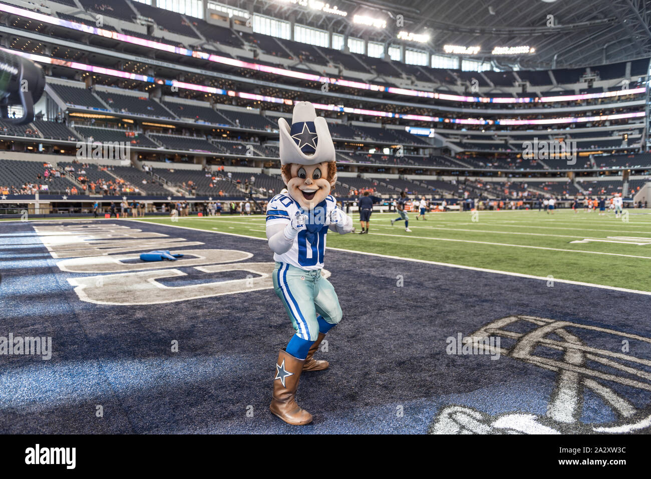 Rowdy, an ever-smiling buckaroo, has been the official mascot of the Dallas Cowboys of the National Football League since 1996 Stock Photo