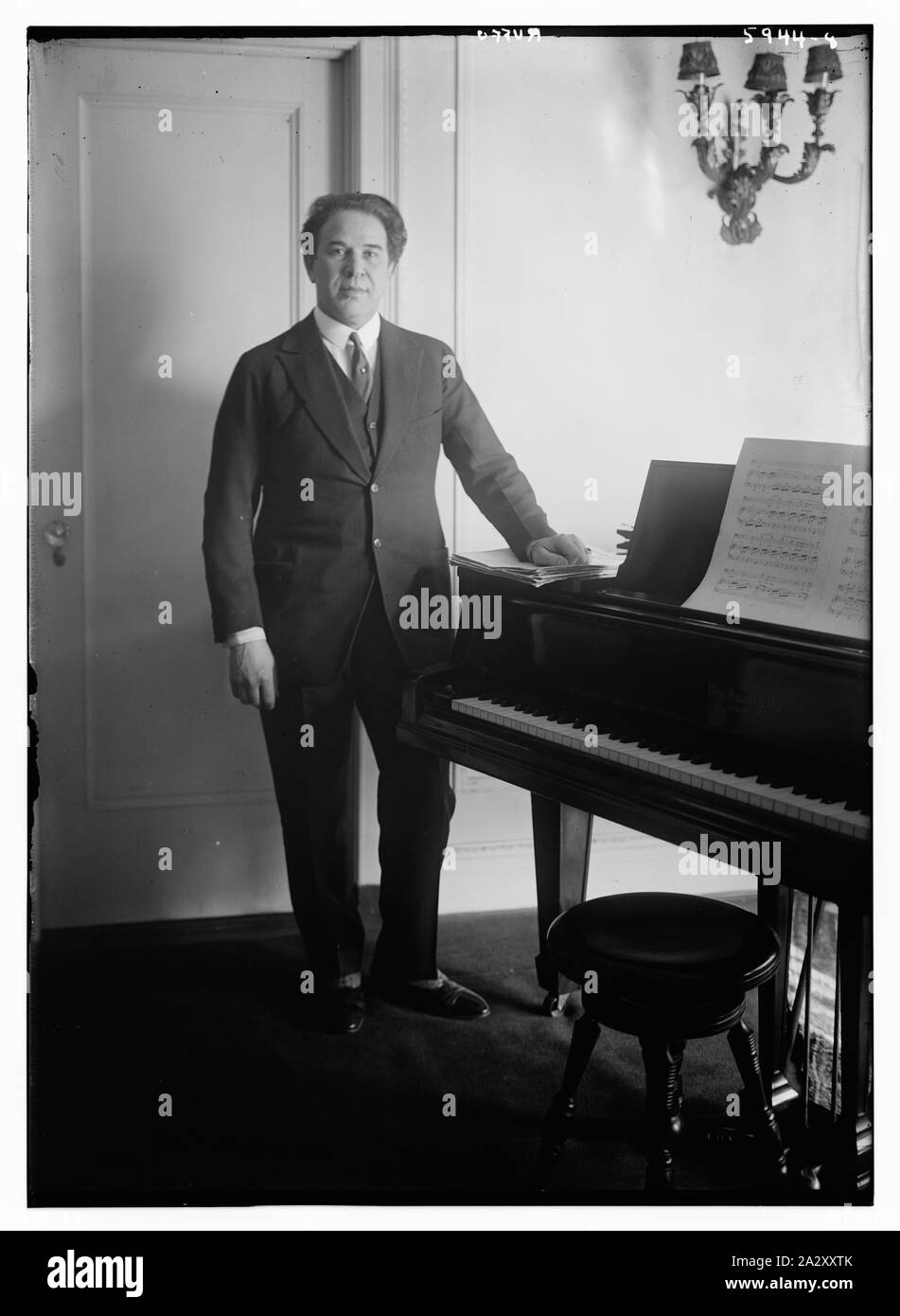 Ruffo Black and White Stock Photos & Images - Alamy