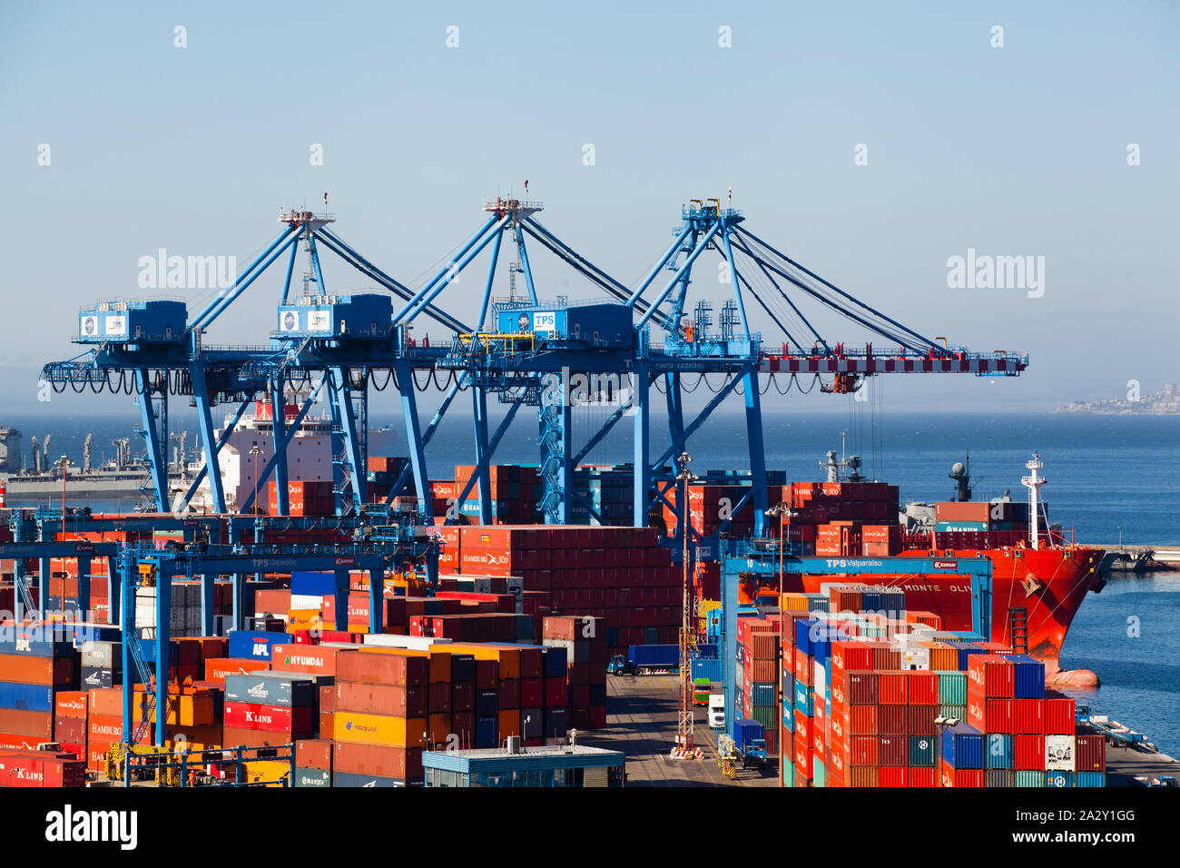 Shipping container construction hires stock photography and images Alamy