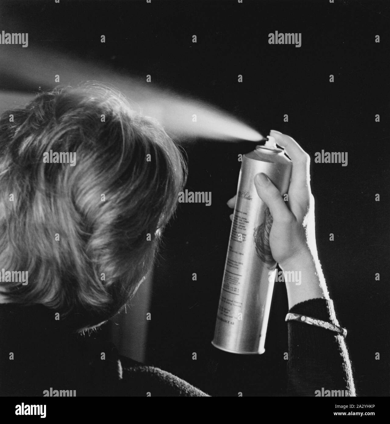 Spraying hair historical hires stock photography and images Alamy