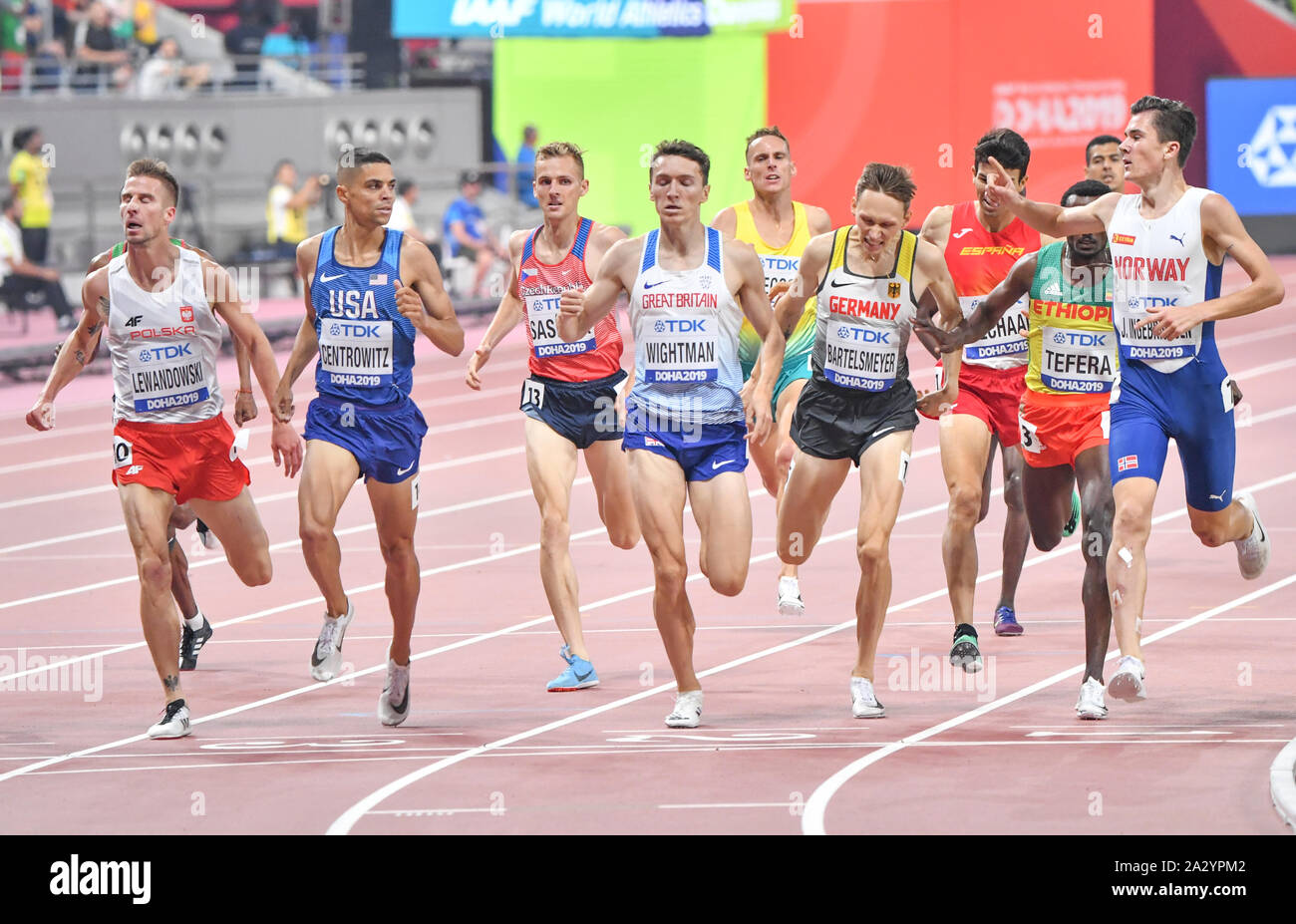 1500 metres series: Jakob Ingebrigtsen, Matthew Centrowitz, Jake Wightman, Marcin Lewandowski, Amos Bartelsmeyer, Samuel Tefera, Adel Mechaal, Filip Sasínek. IAAF World Athletics Championships, Doha 2019 Stock Photo