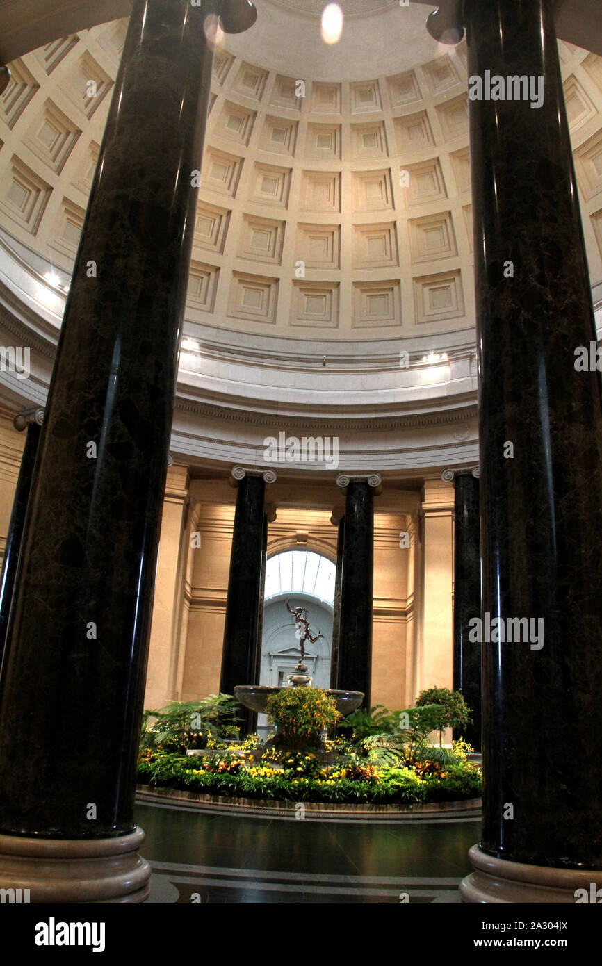 Statue in the rotunda hires stock photography and images Alamy