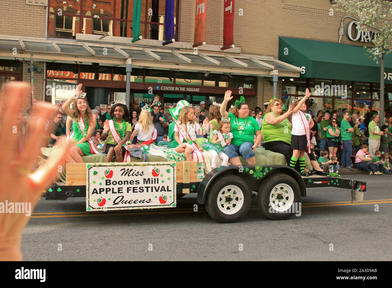 St patricks day parade float hires stock photography and images Alamy