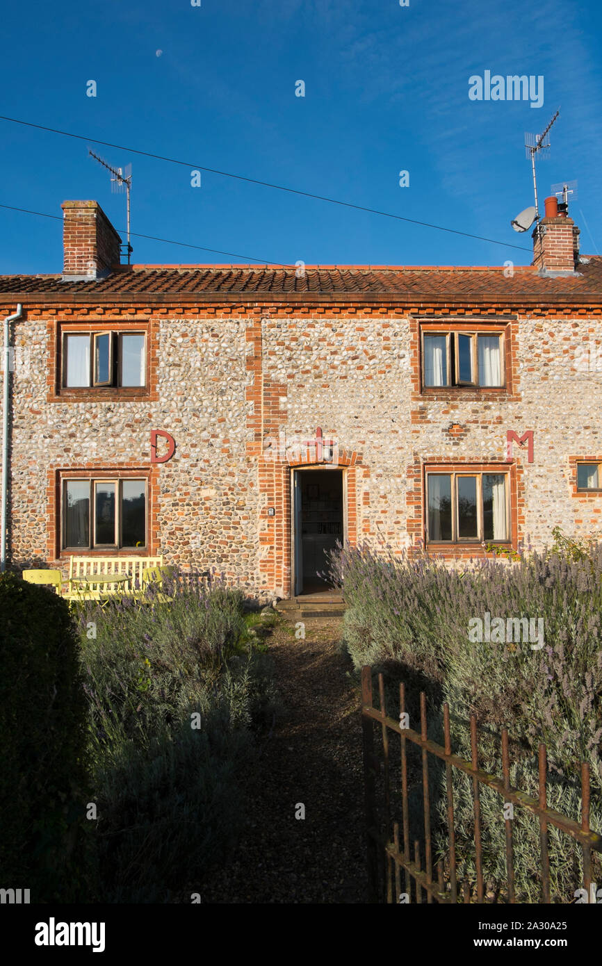 The Wiveton Hall holiday cottages in Marsh Lane, Wiveton, North Norfolk ...