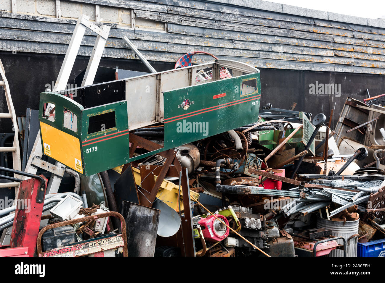 Railway scrap derelict hi-res stock photography and images - Alamy