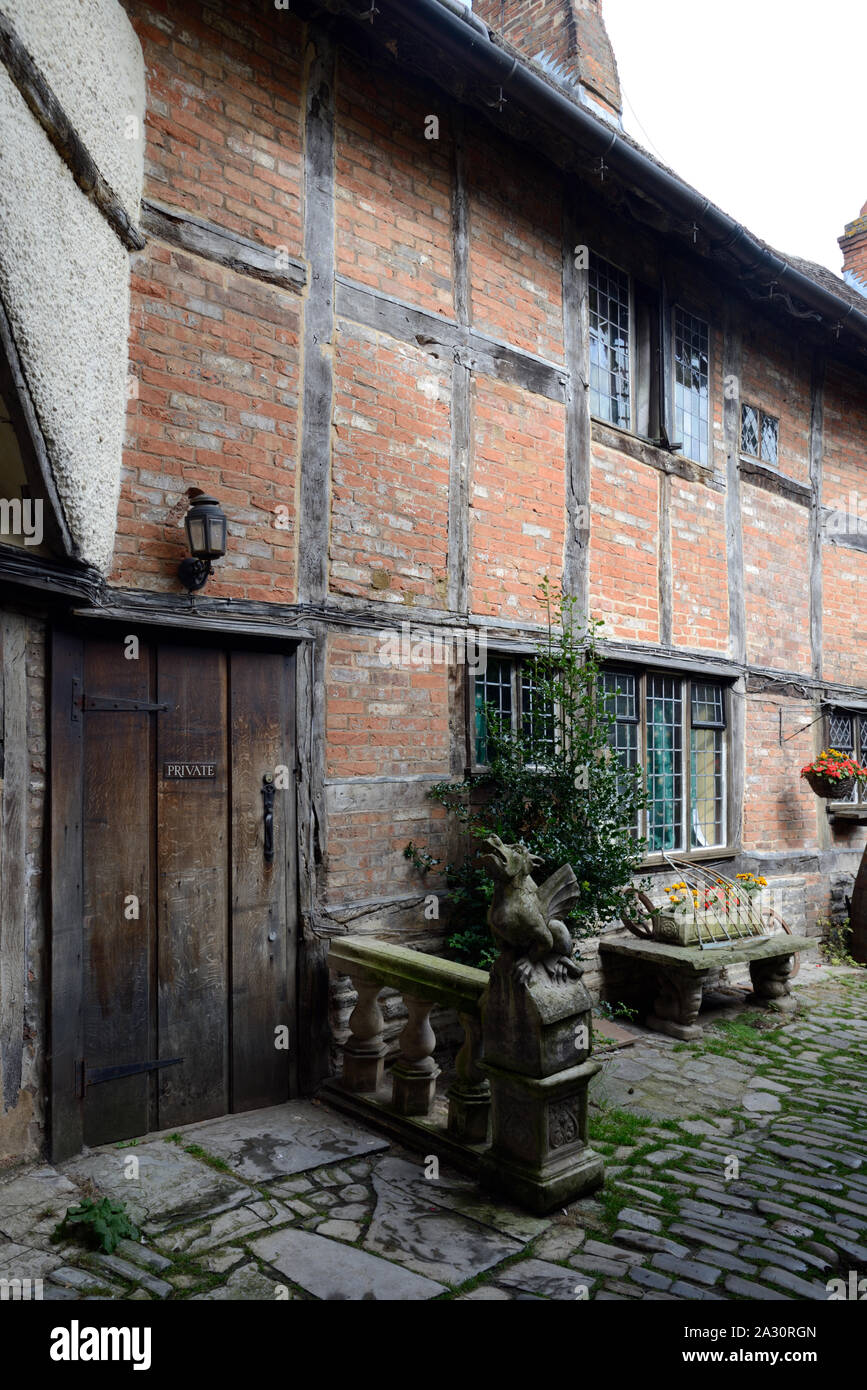 The Shrieve's House & Barn (f 1196), and Museum, Oldest House in Stratford-upon-Avon & Most Haunted House & Building in England Stock Photo