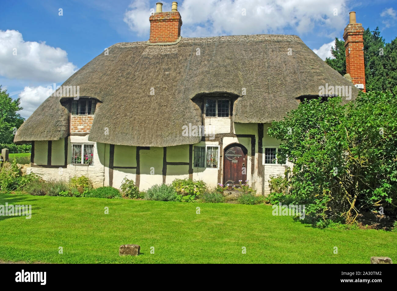 Thatch Cottage, Clifton Hampden, Oxfordshire Stock Photo