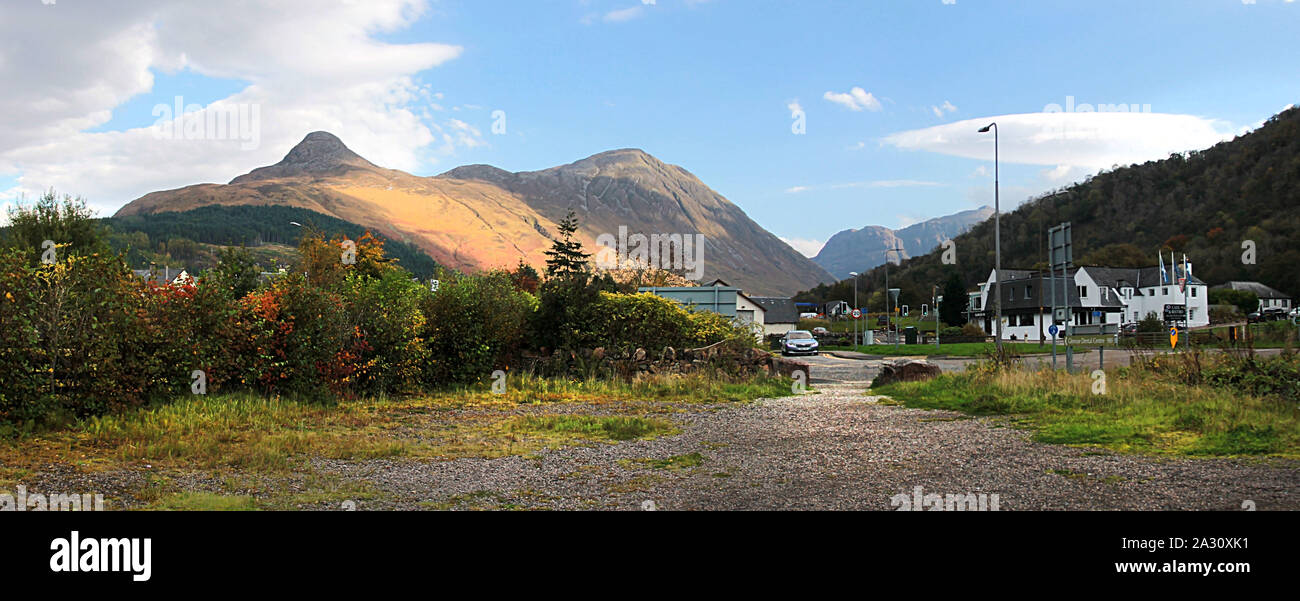 Glencoe village and Glencoe mountain in Scottish Highlands. Stock Photo