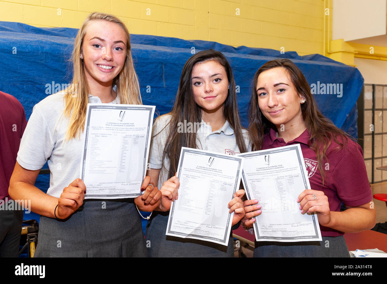 Schull, West Cork, Ireland. 4th Oct, 2019. Over 64,000 students around Ireland received their Junior Cert results this afternoon. In Schull Community College, West Cork, many students were beside themselves with happiness on seeing their results. Saidbhe Cullen Quinn, Schull, Mona Collins, Schull and Caitlin O'Sullivan, Schull were pleased with their results. Credit: Andy Gibson/Alamy Live News. Stock Photo