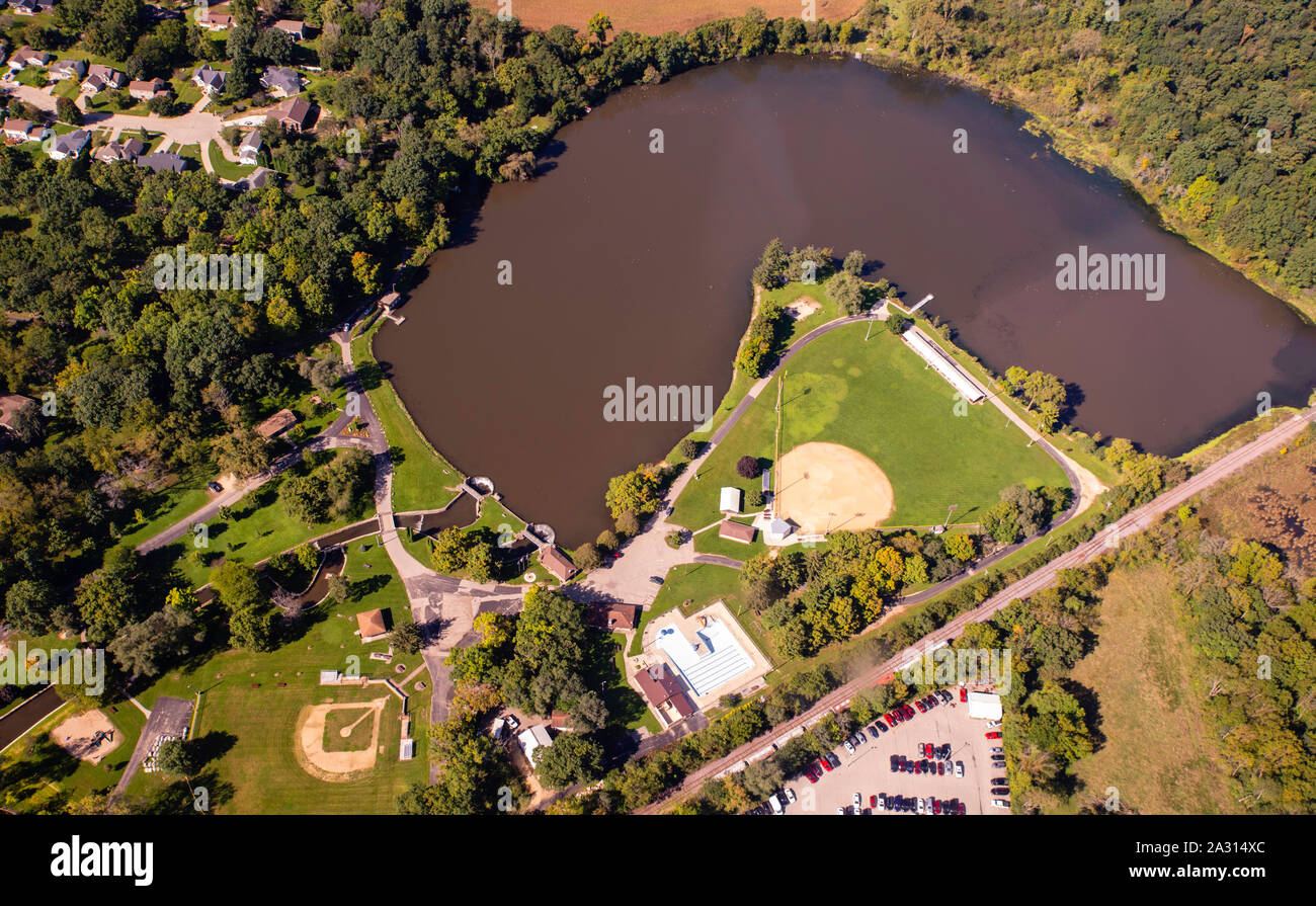 Aerial photograph of Lake Leota and Lake Leota Park in Evansville