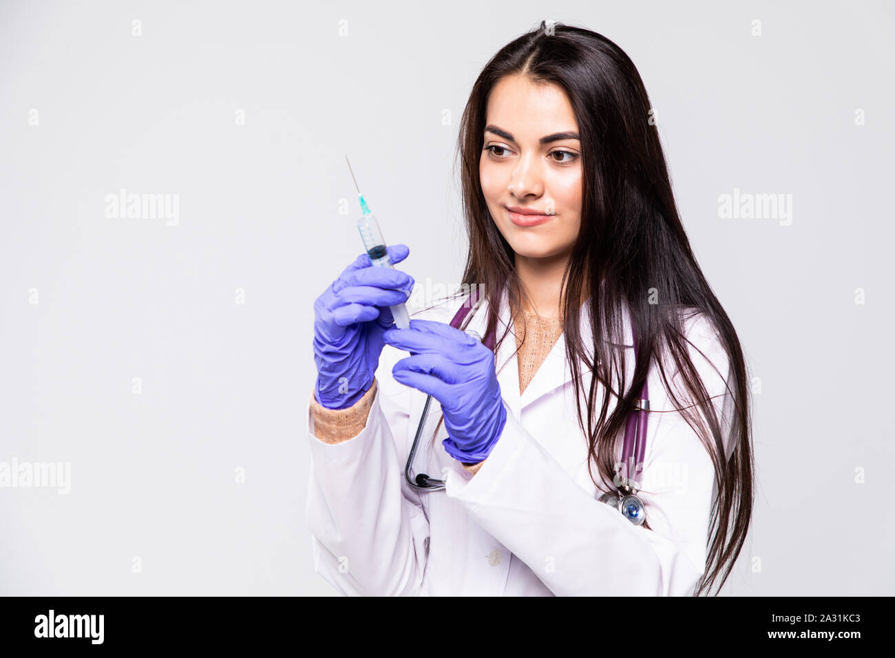 How Inoculation Done Female doctor preparation to do a inoculation Stock Photo - Alamy