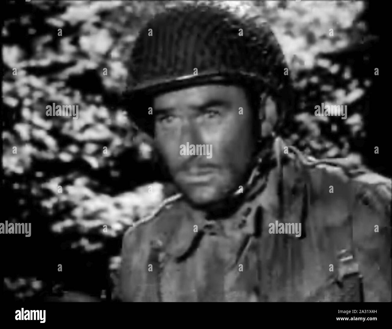 errol flynn, milton krims, on the set of the movie crossed swords, 1953  Stock Photo - Alamy