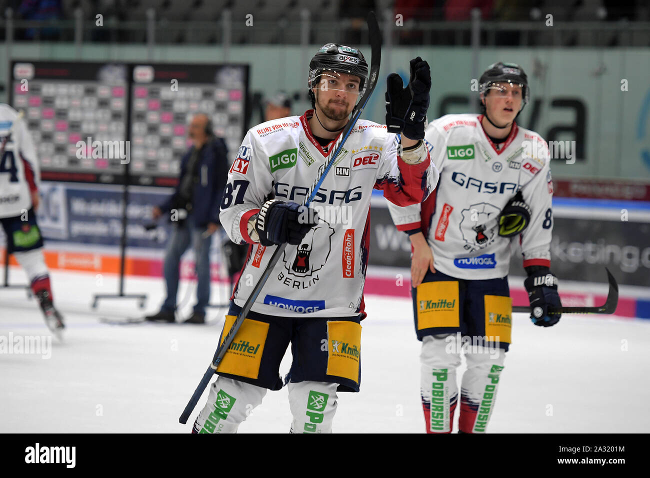 Eisbaeren Berlin High Resolution Stock Photography And Images Alamy