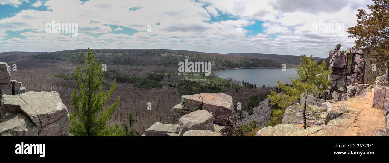 Panoramic view of Devil's Lake State Park and the Devil's Doorway Stock Photo