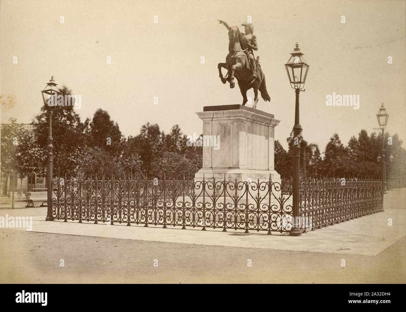 Estatua en bronce hi-res stock photography and images - Alamy